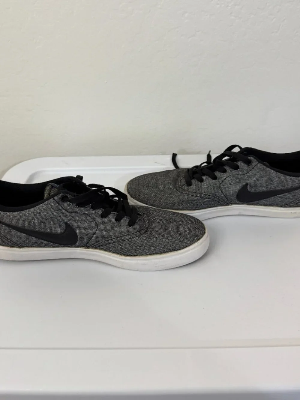 Nike SB Gray Textile Low Top Skate Sneakers | Size 11
